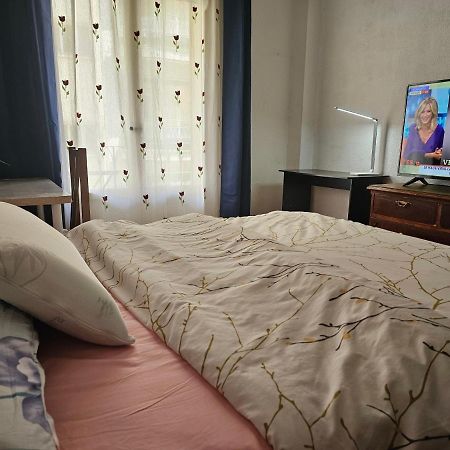 Bed and Breakfast Centrica Habitacion Madrid Exterior foto